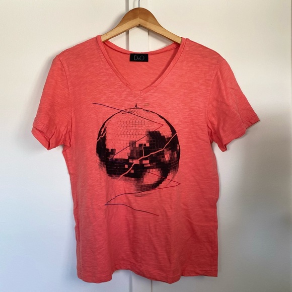 DuO V-Neck Coral Disco Ball Vintage Graphic T-Shirt - Picture 2 of 12